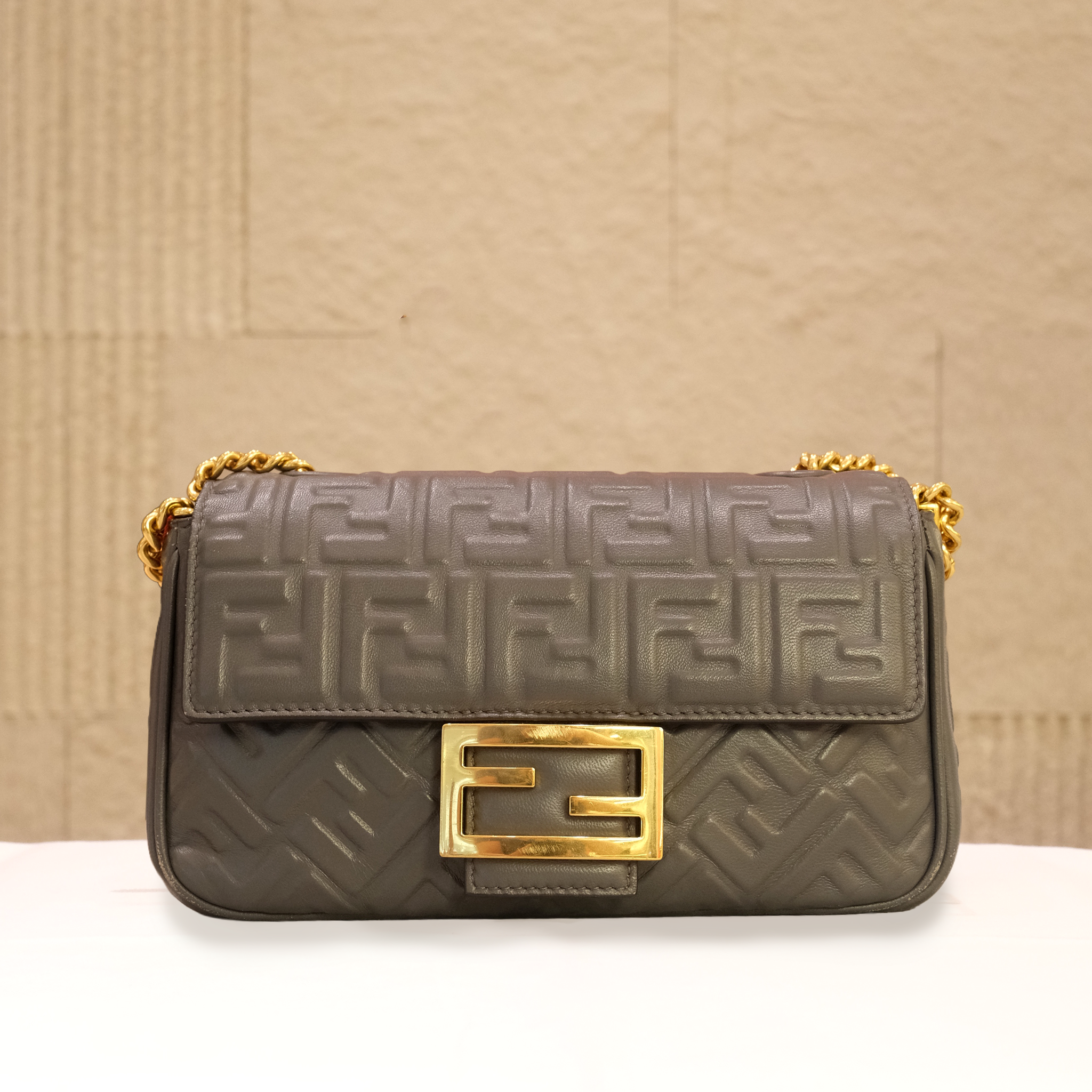 Fendi Baguette Chain Midi Bag Small
