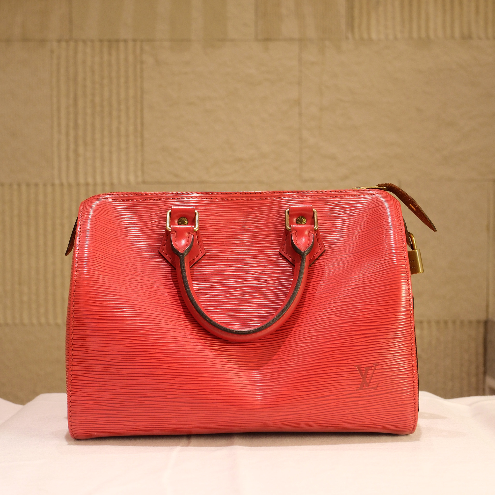 Louis Vuitton Epi Leather Speedy 25