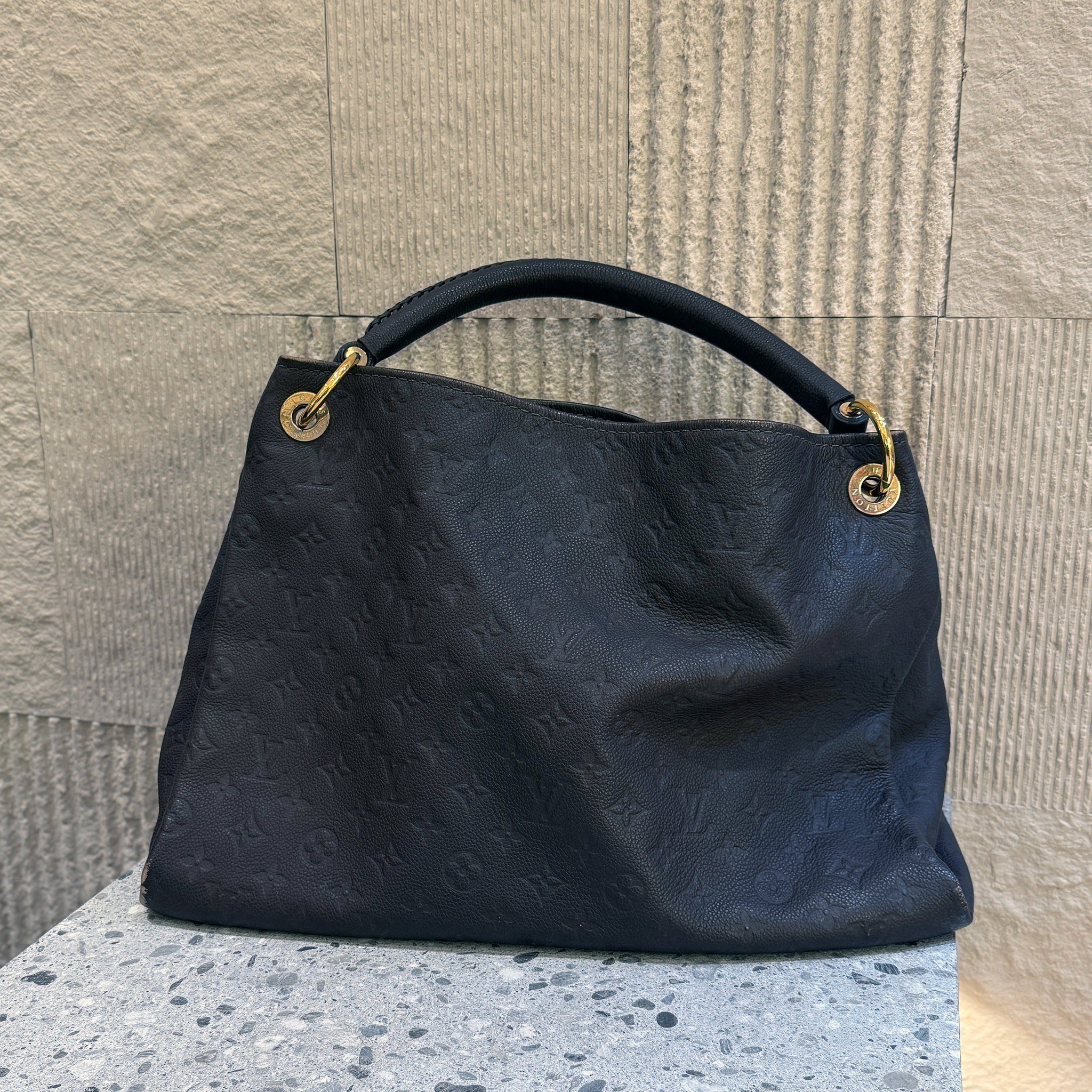 Louis Vuitton Artsy Empreinte Leather MM