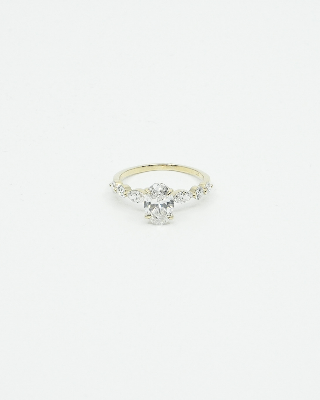 18K Oval Cut Diamond LGD Ring