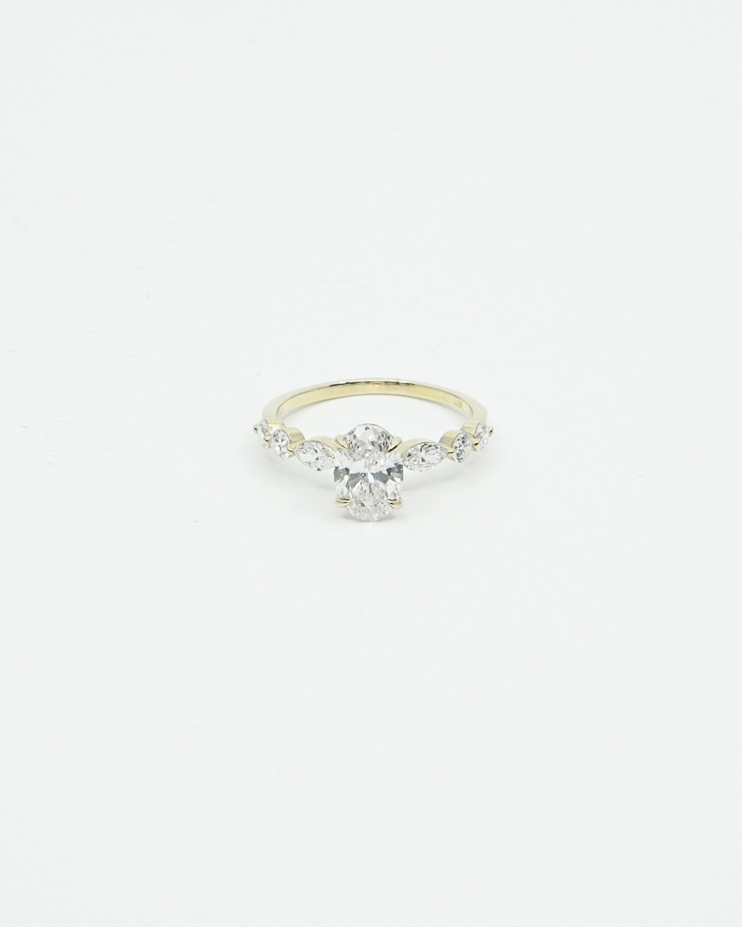 18K Oval Cut Diamond LGD Ring