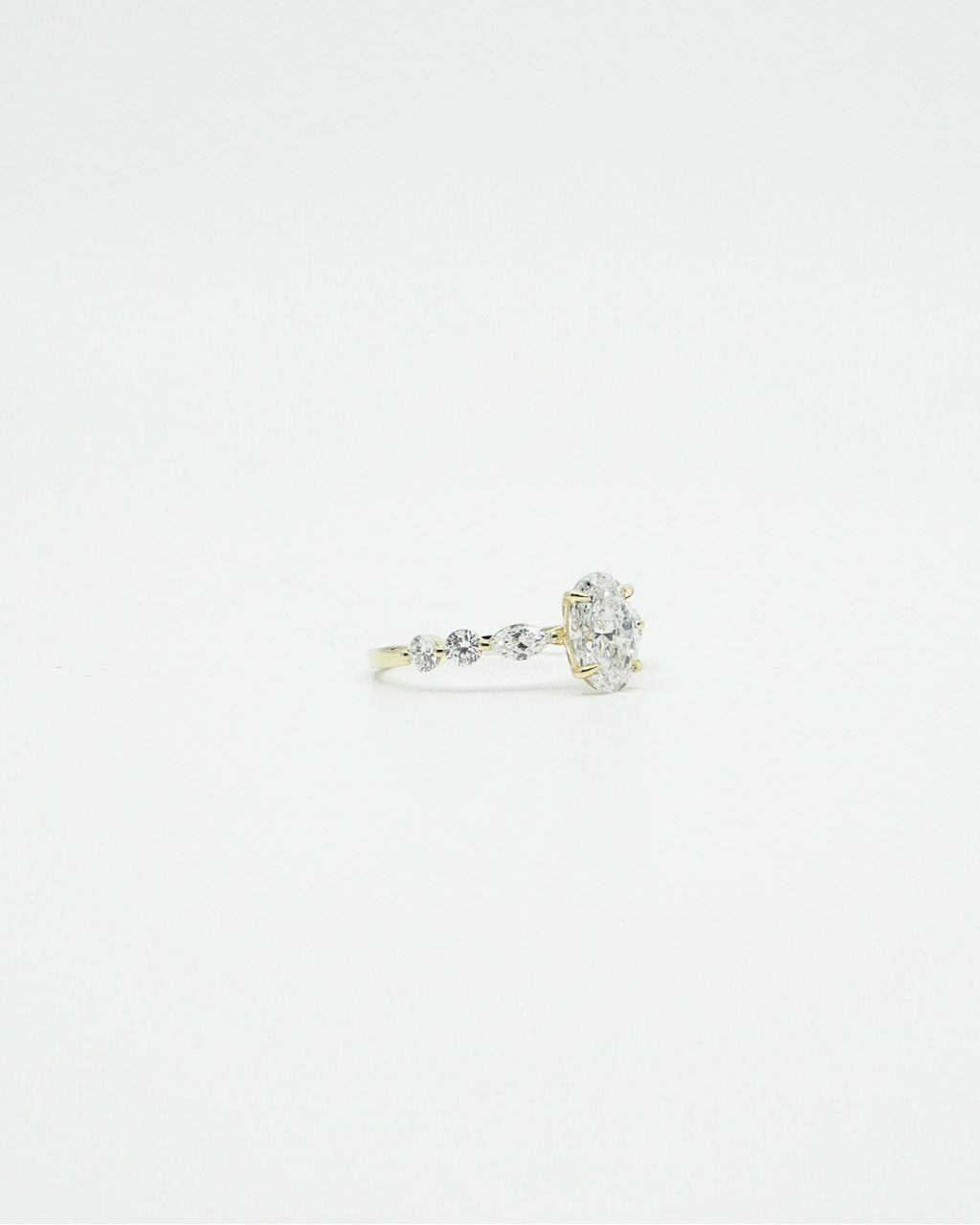 18K Oval Cut Diamond LGD Ring