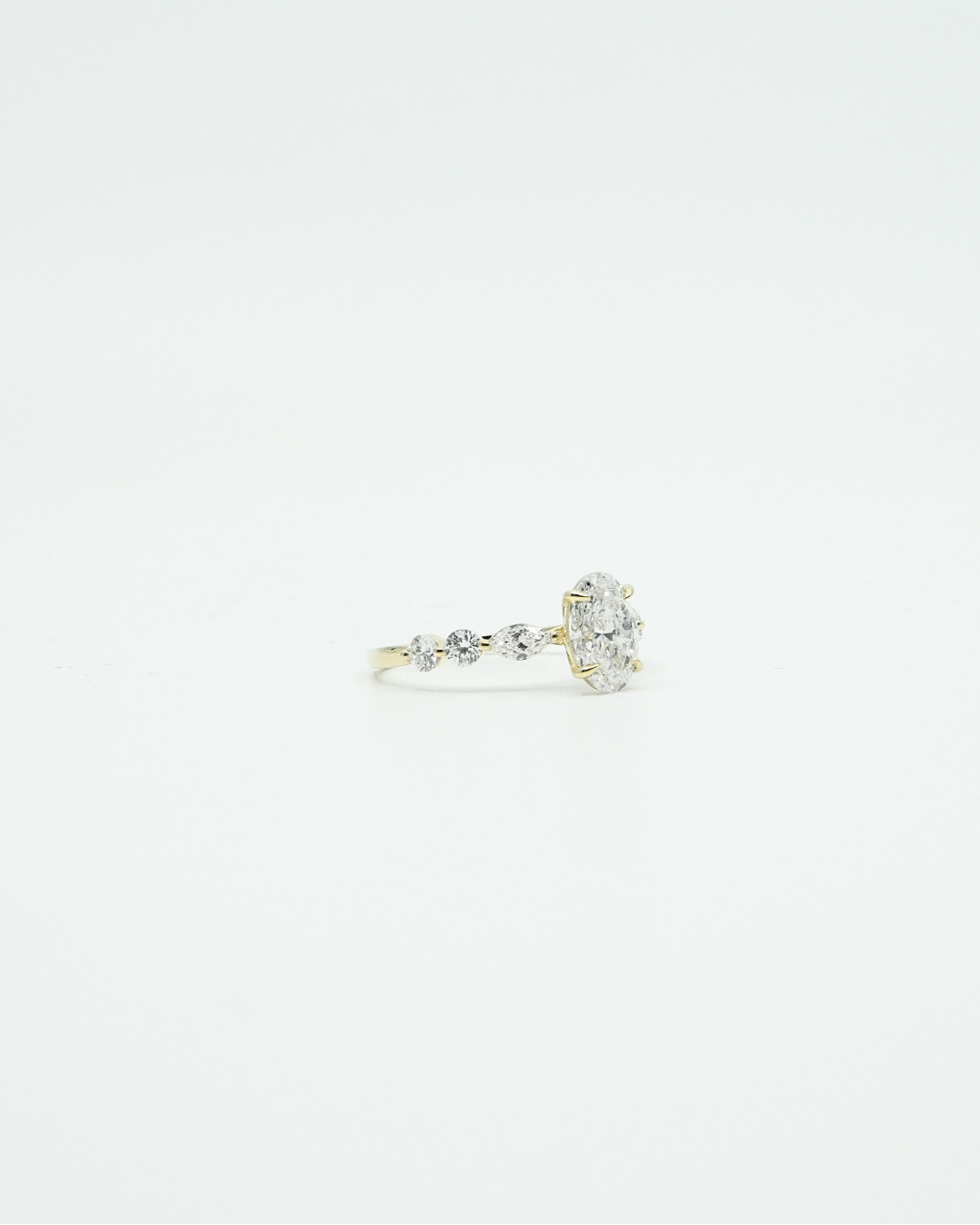 18K Oval Cut Diamond LGD Ring
