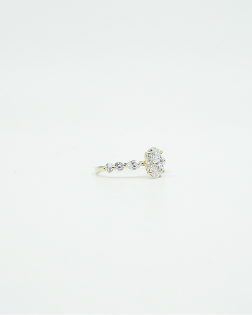 18K Oval Cut Diamond LGD Ring