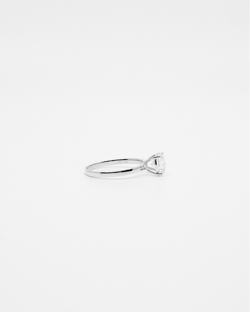 18K Round Cut Diamond Solitaire LGD Ring
